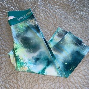Nike Pro Compression crop pants
